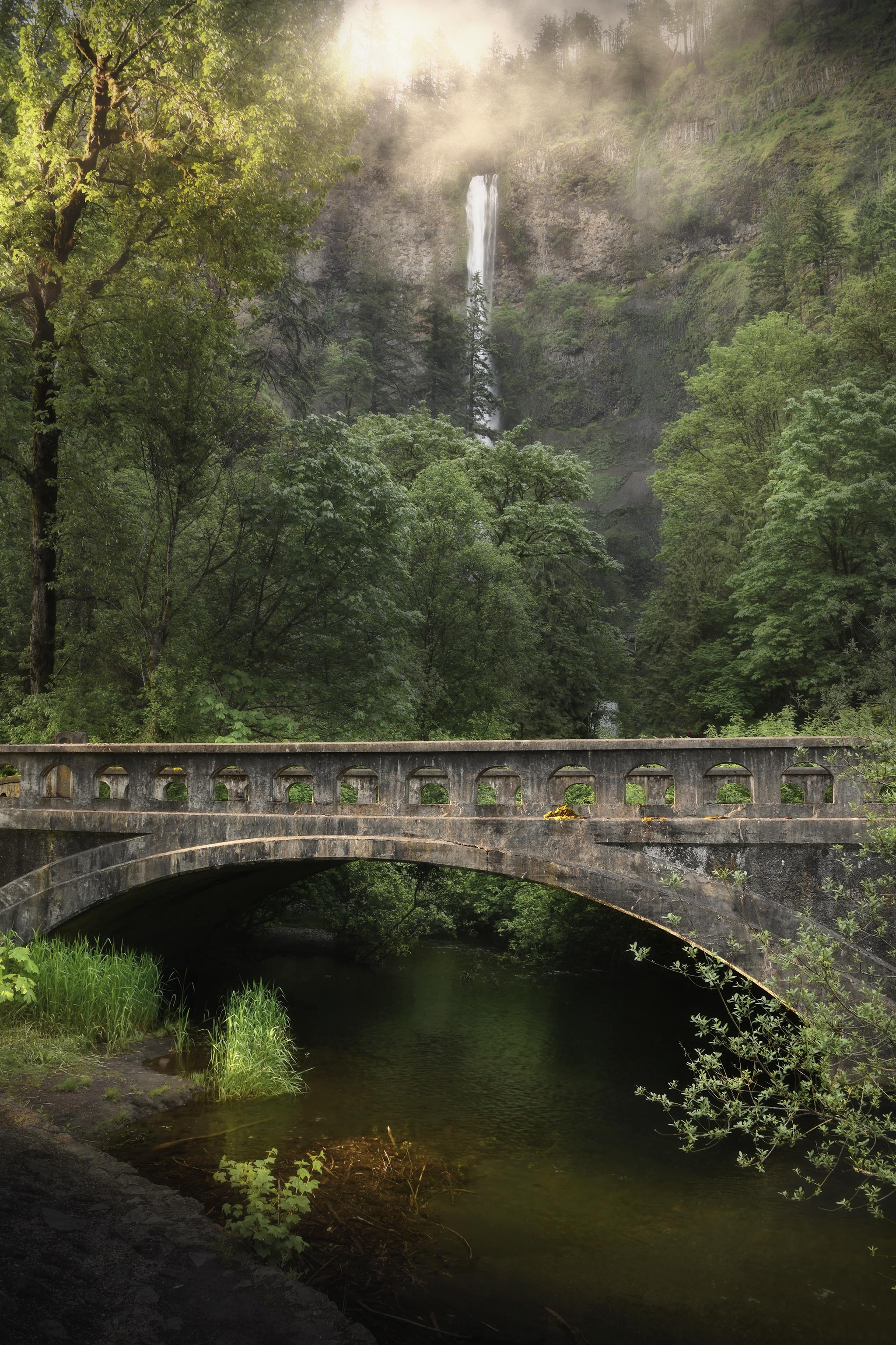 Bridge in front of Multnomah Falls