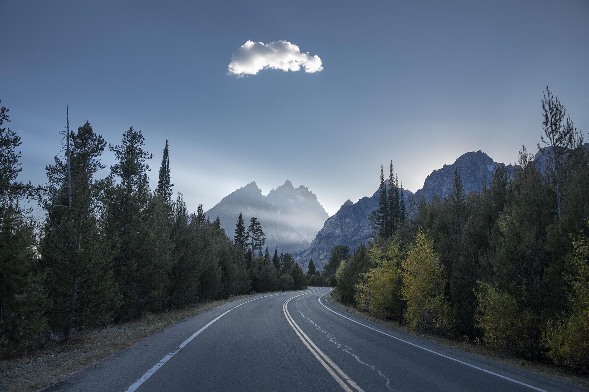 Picture of road leading to Grand Tetons in Wyoming
