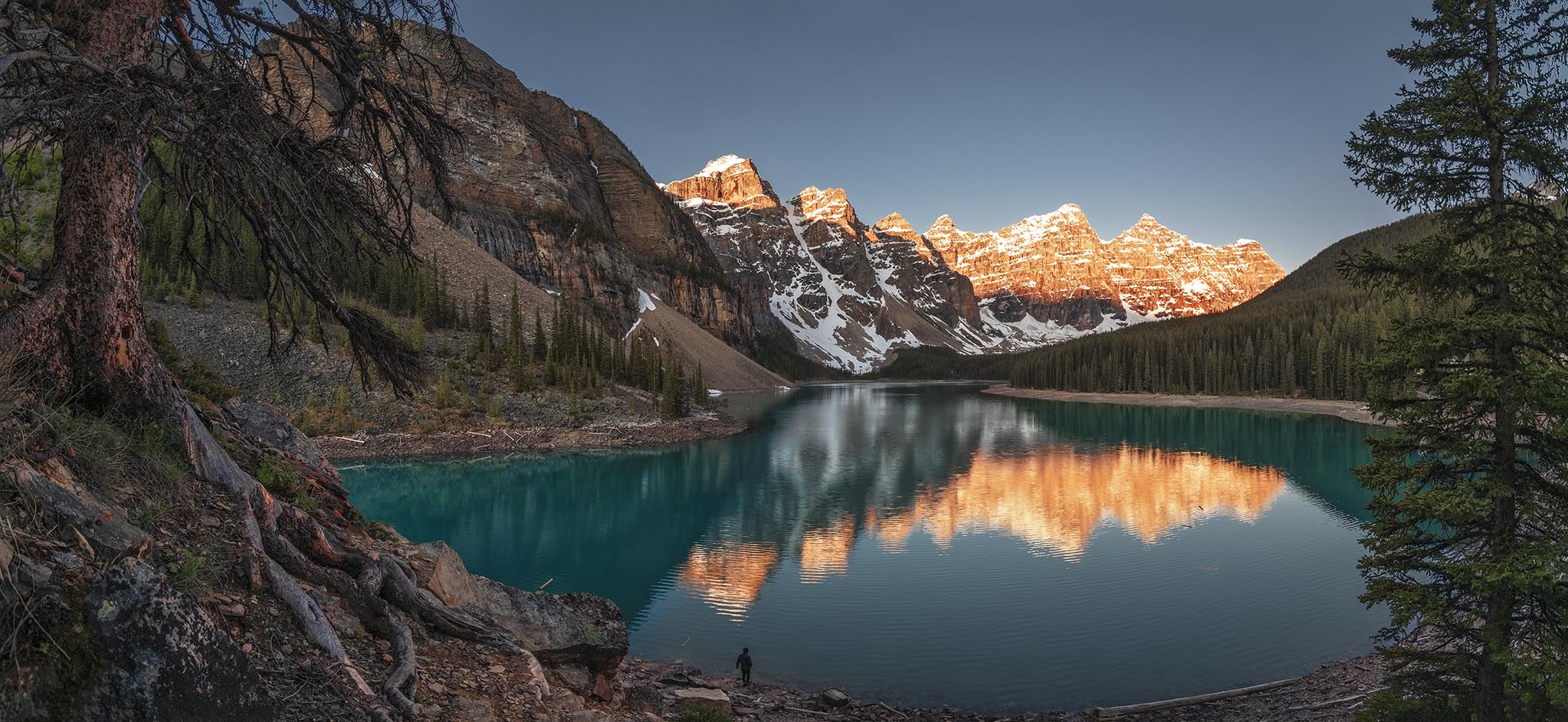 Sunrise at Morraine Lake with Valley of Ten Peaks