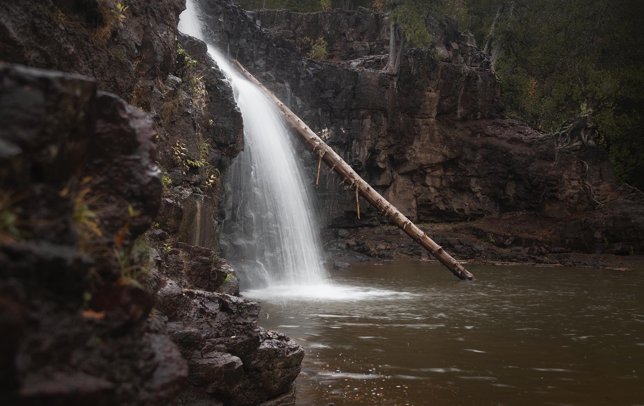 Log Falls in Waterfall Picture at Gooseberry Falls